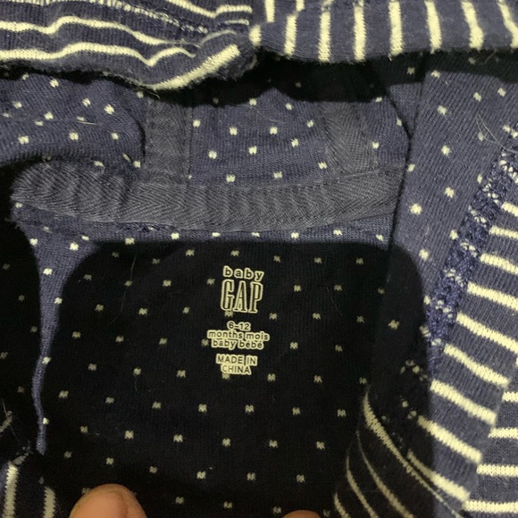 Adorable Baby Gap Outfit! - Picture 3 of 4